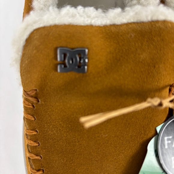 DC Men's Villain 2 SE Slip-on Shoes in a Mid Brown with Faux Fur. Size 10.5 - Picture 11 of 13